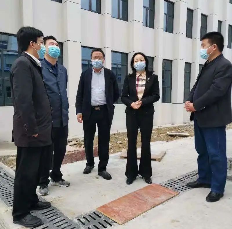 图为调研现场 图为调研现场